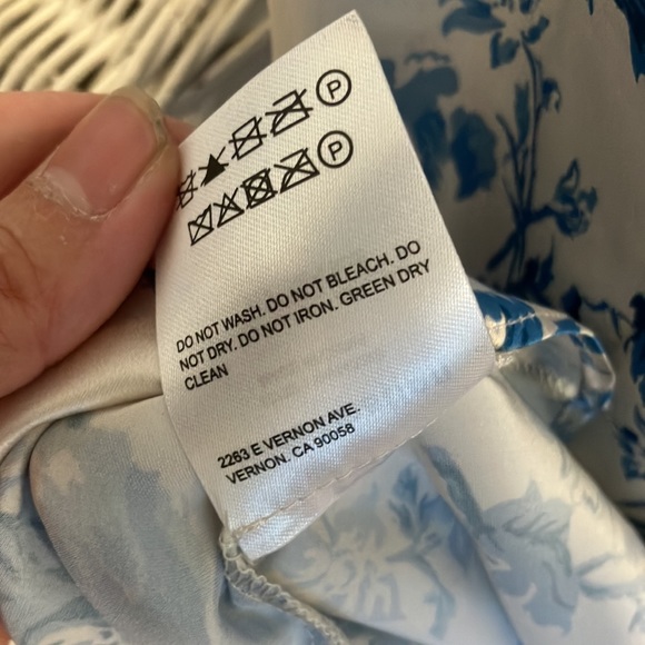 Reformation Sofia Floral 100% silk dress in Olympia print blue color Size 2 - Picture 12 of 12